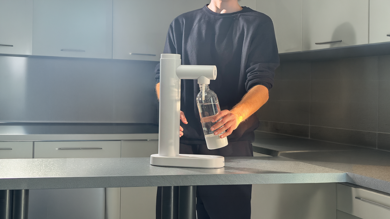 What is flav&soda? The Cordless Sparkling Water Maker Explained